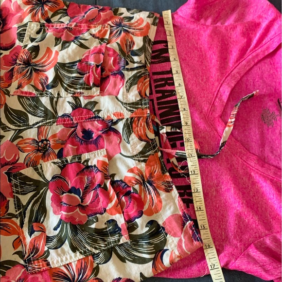 Gap Floral Short - Picture 2 of 5